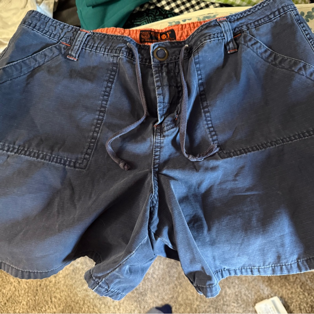 Natural Reflections Women's cotton chambray cargo shorts with drawstring